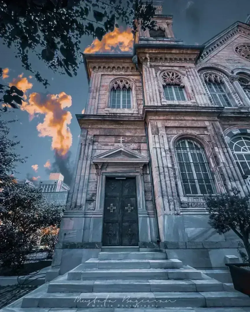 Fotoloji - Taksim Aya Triada Rum Ortodoks Kilisesi